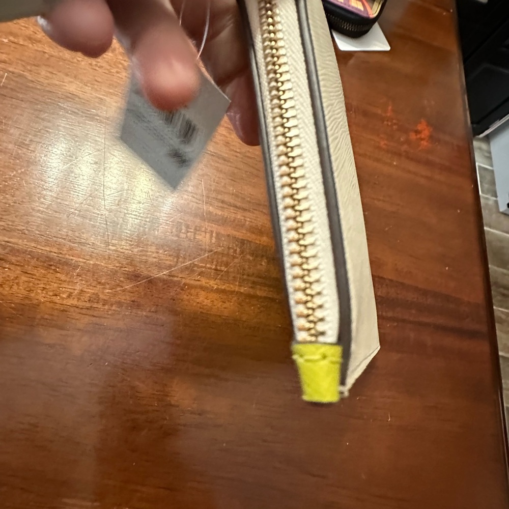 kate spade lime green zip wallet - Picture 7 of 8